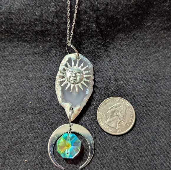Silver Tone White Agate Slice Clear Crystal Moon Sun Pendant Statement Necklace - Picture 5 of 6